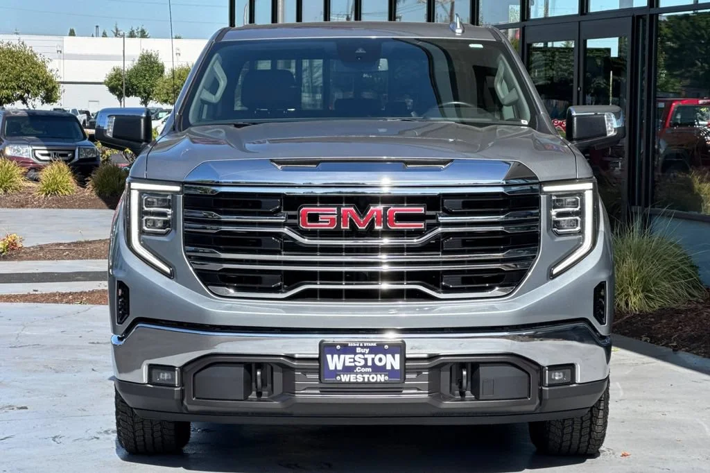 2025 GMC Sierra 1500 SLT - Photo 9
