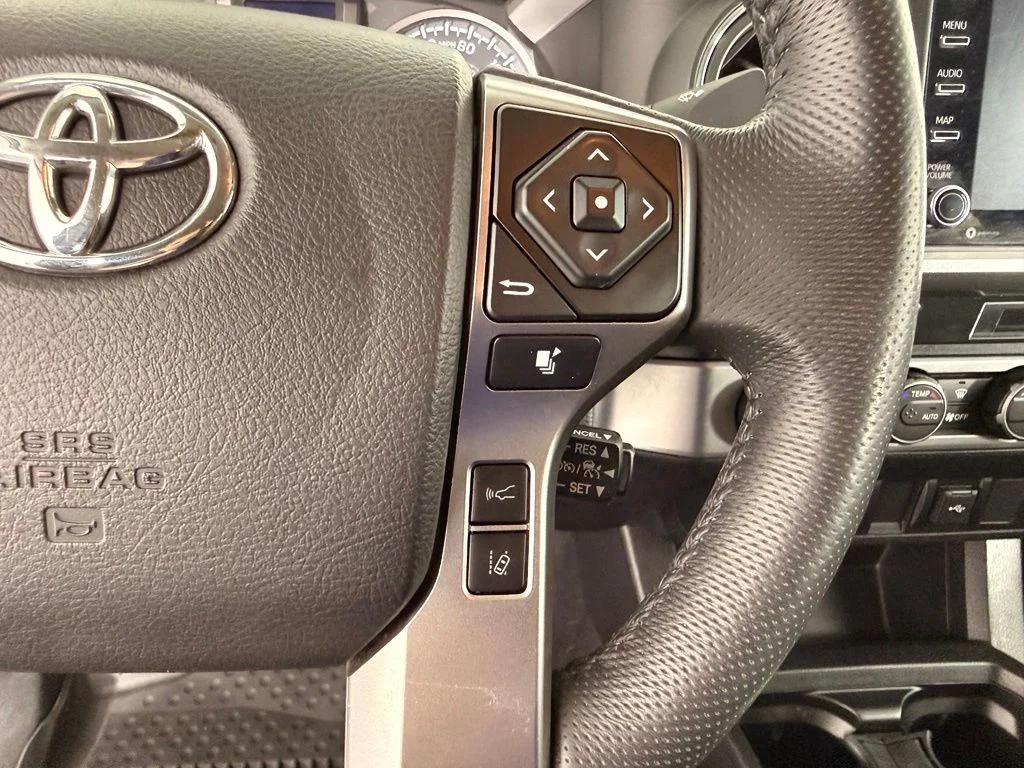 Used 2021 White Toyota SR5 image 23