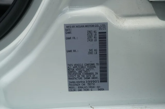 Used 2025 WHITE Nissan SV image 35
