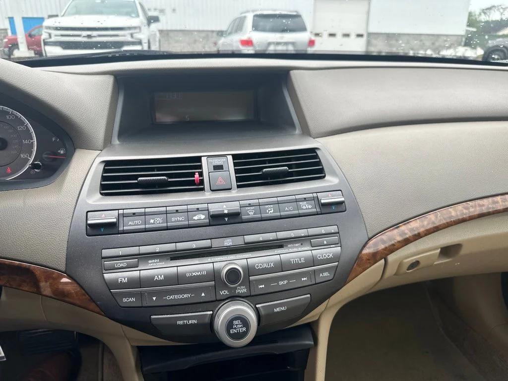 Used 2010 Taffeta White Honda EX-L image 17
