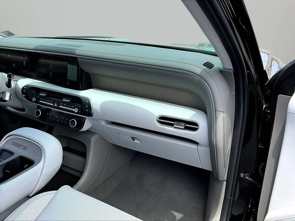 New 2026 Black Hyundai SEL image 30