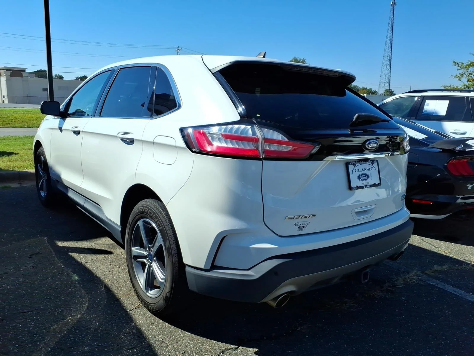 Used 2020 Star White Metallic Tri-Coat Ford SEL image 4