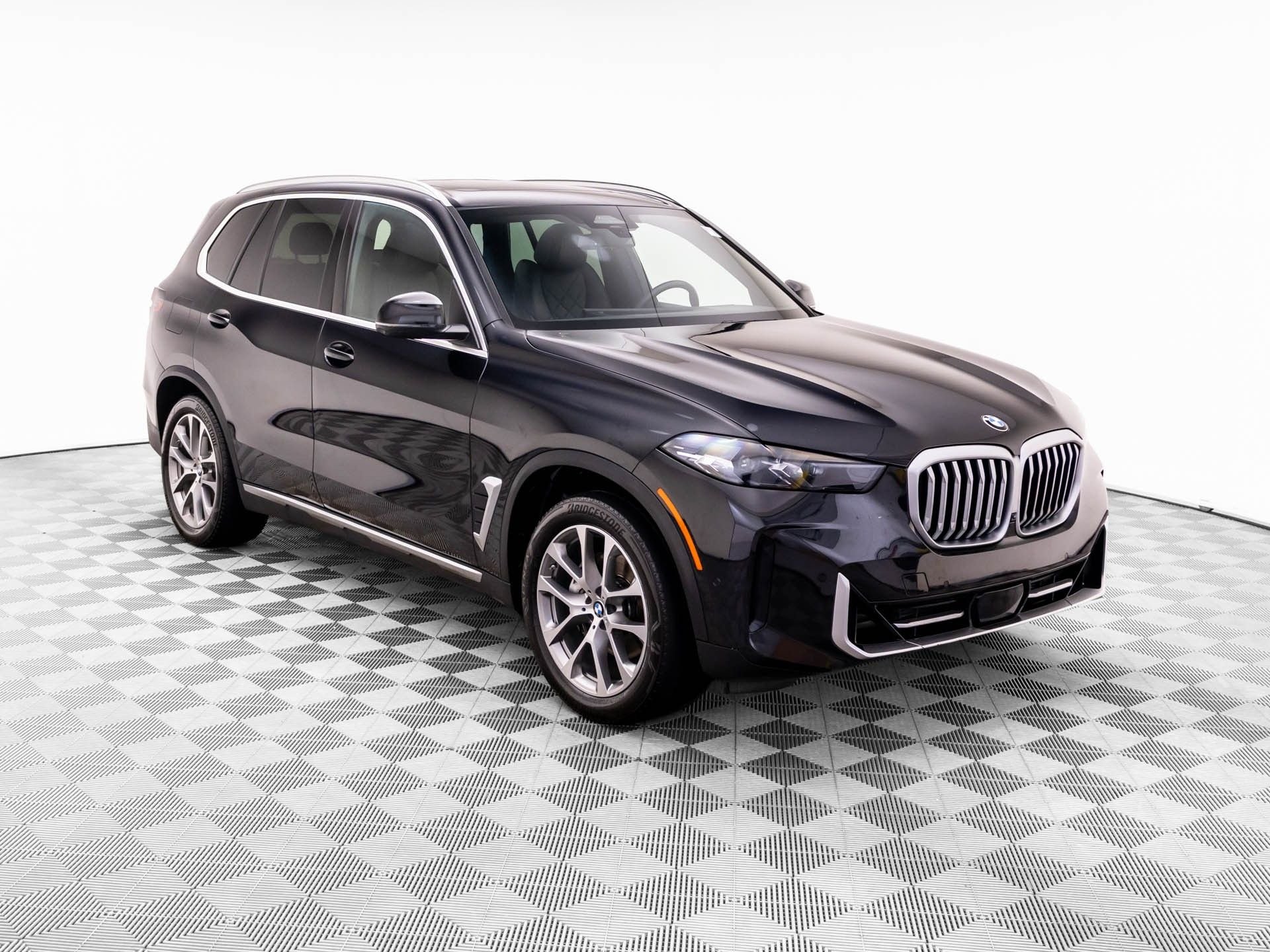 Used 2024 Black Sapphire Metallic BMW xDrive40i image 9
