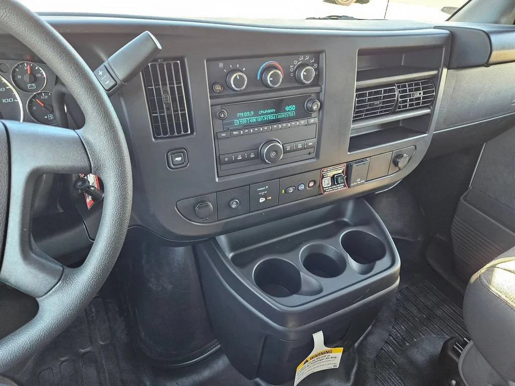 2025 Chevrolet Express Cargo Work Van - Photo 19
