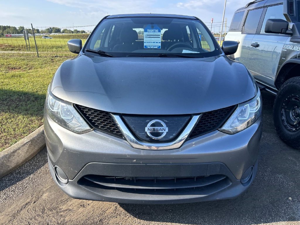 Used 2019 Gun Metallic Nissan S image 5