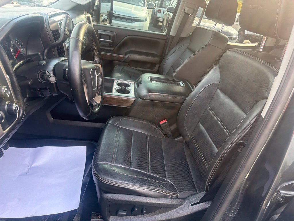 Used 2018 Green GMC Denali image 22