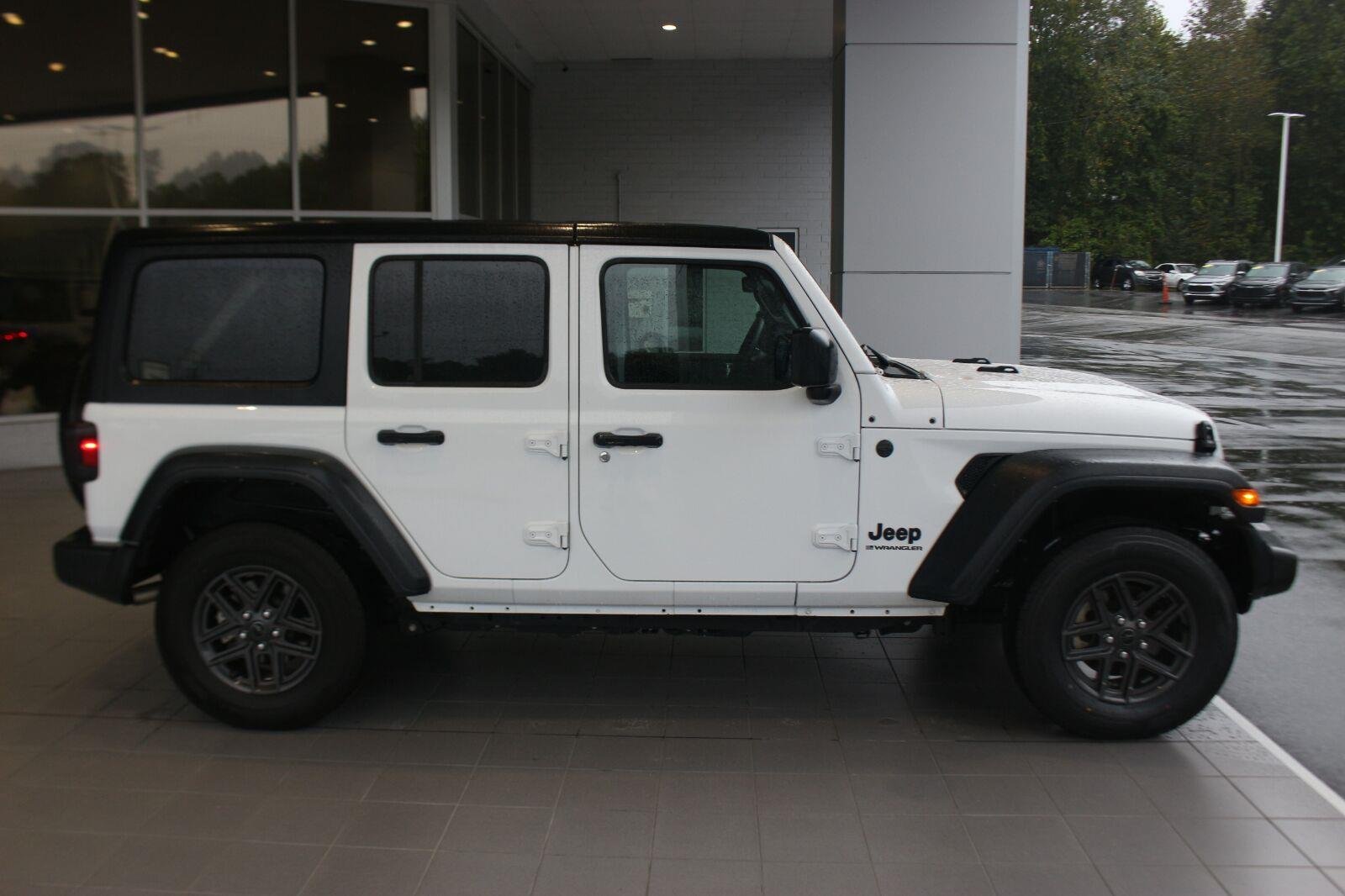 Used 2024 Whyte Jeep Sport S image 7