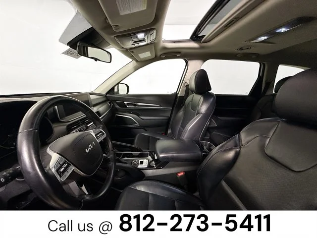 Used 2022 White Kia S image 21