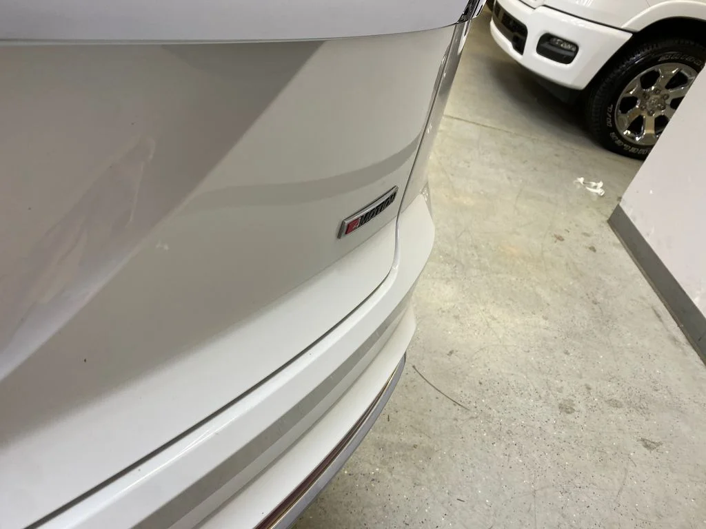 Used 2020 White Volkswagen 3.6L V6 SEL Premium image 19