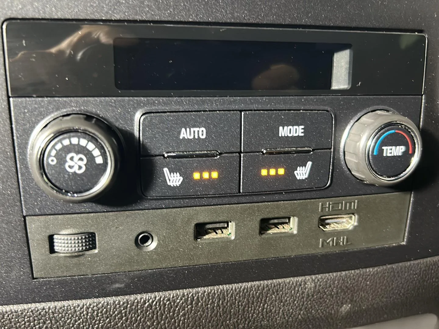 Used 2018 Iridium Metallic GMC SLT image 39
