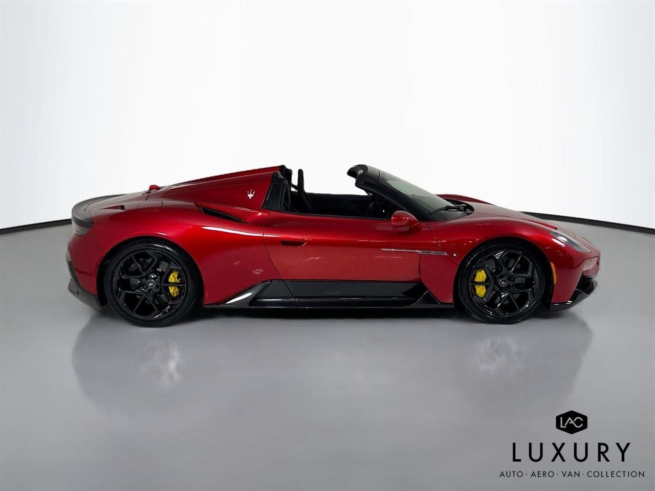 Used 2023 Exclusive Rosso Vincente Maserati Cielo Spider | $350k MSRP | Carbon Race Seats | Int & Ext Carbon image 5
