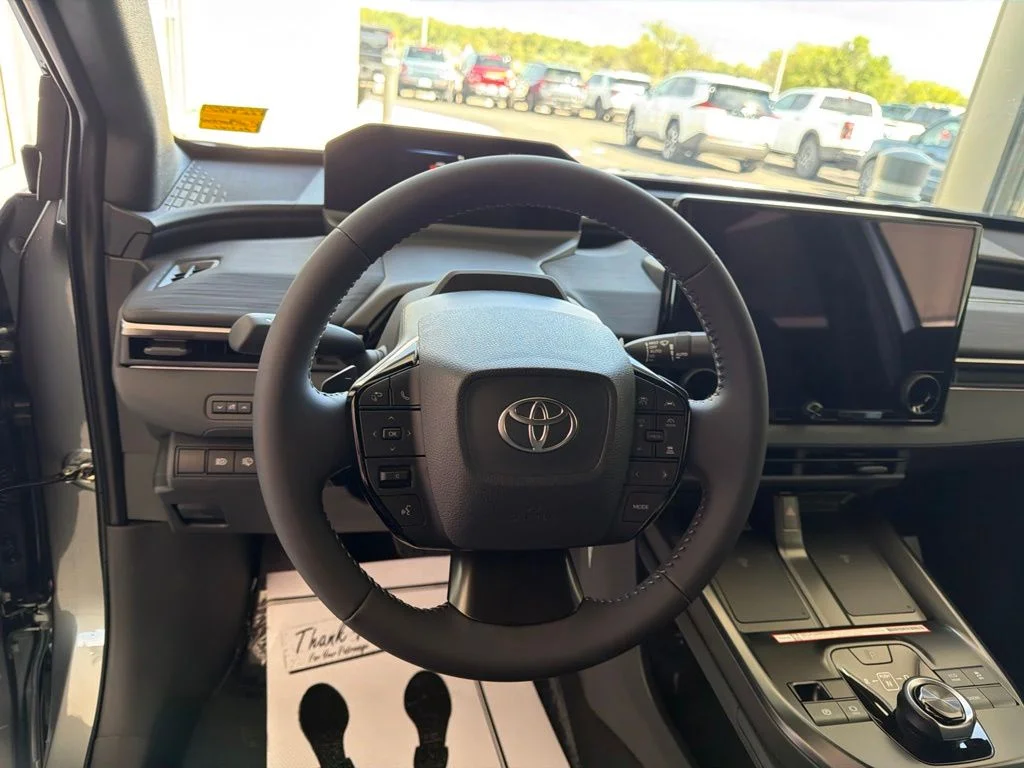 New 2026 Overcast Toyota  SE image 17