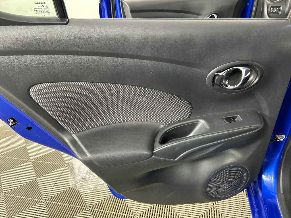Used 2016 Blue Nissan 1.6 SV image 15