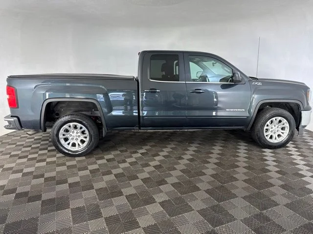 Used 2017 Gray GMC SLE image 5