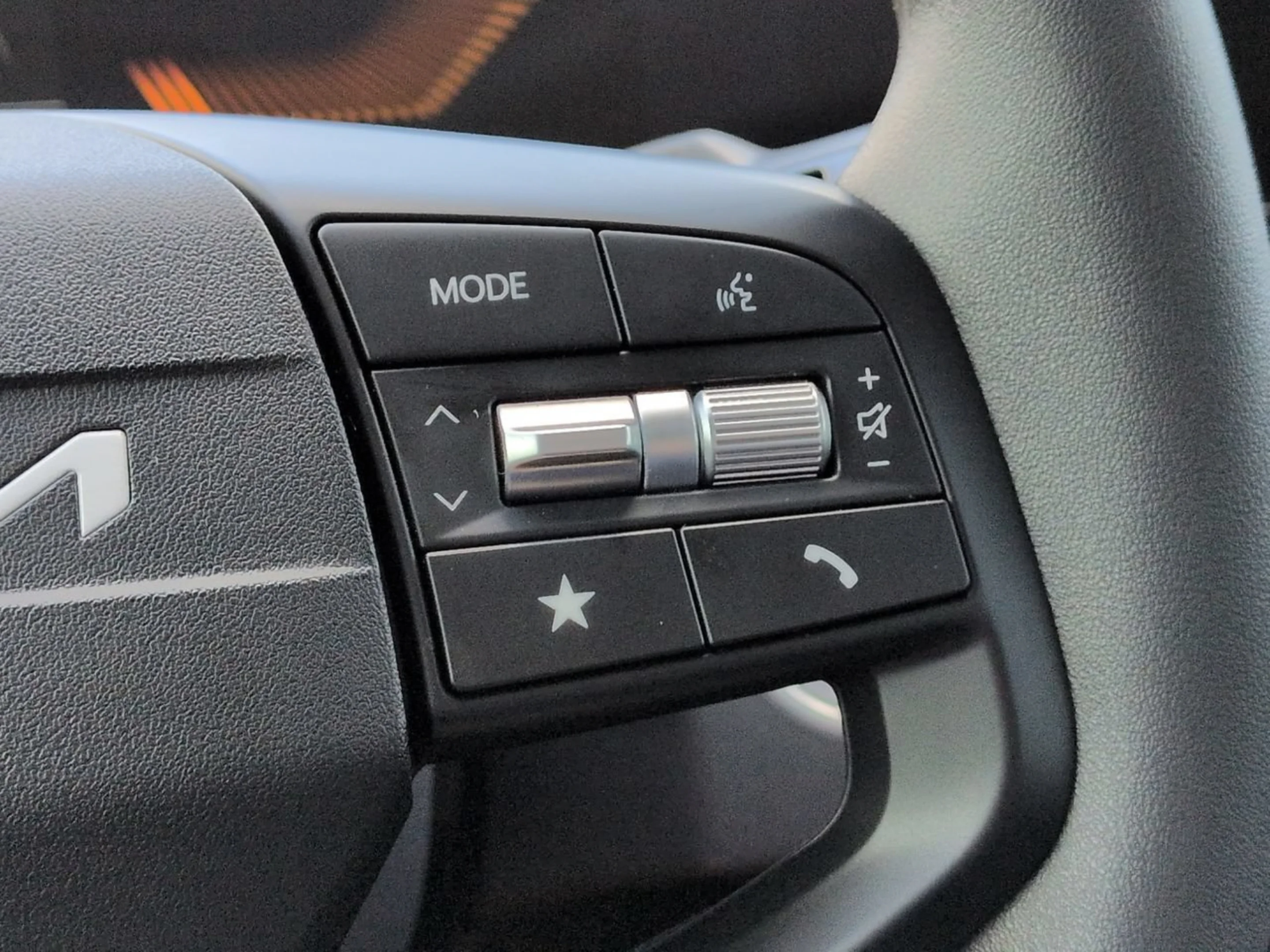 New 2026 Snow White Pearl Kia LXS image 20