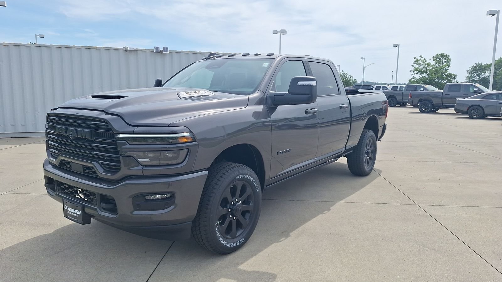 New 2026 Granite Crystal Metallic Clear-Coat Exterior Paint RAM Laramie image 7