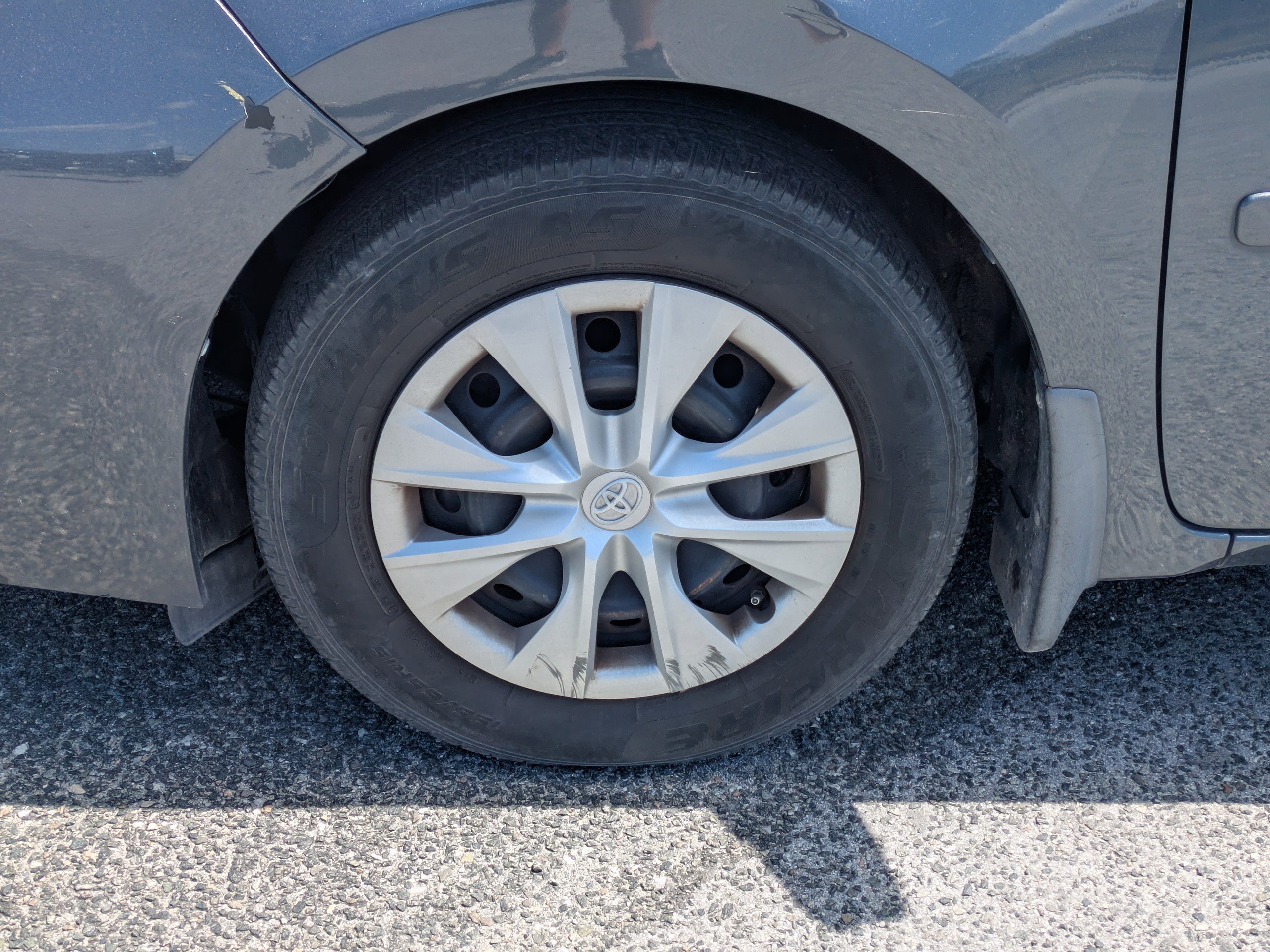 Used 2017  Toyota LE image 9