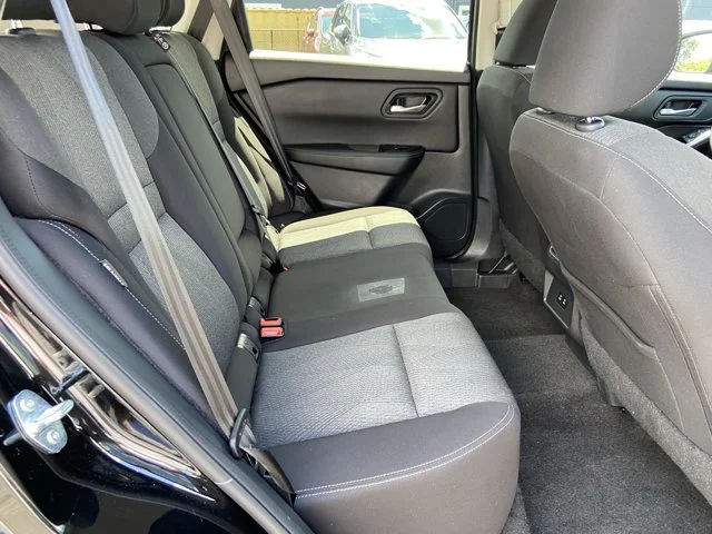 2025 Nissan Rogue SV - Photo 27