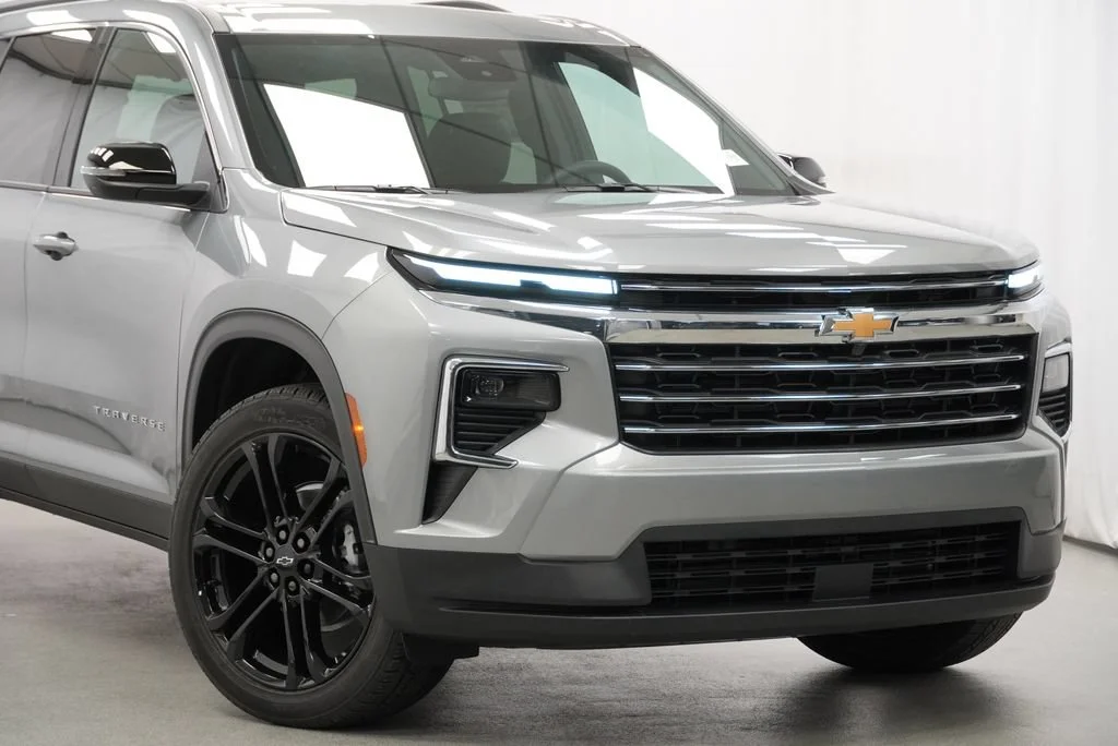 New 2027 Sterling Gray Metallic Chevrolet LT image 9