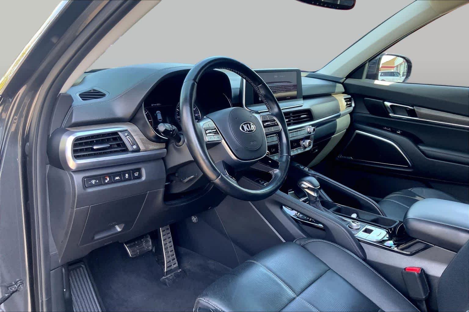Used 2021 Gravity Grey Kia SX image 16