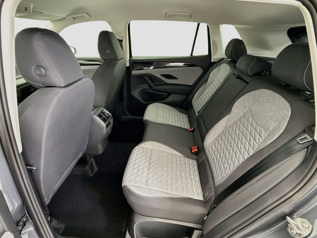 New 2026 Platinum Gray Metallic Volkswagen S image 19