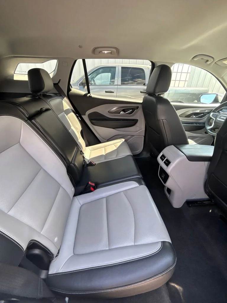Used 2023 White GMC SLT image 22