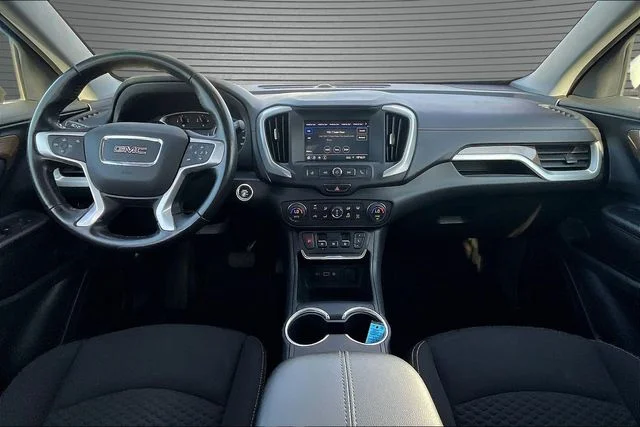 Used 2021 White GMC SLE image 7