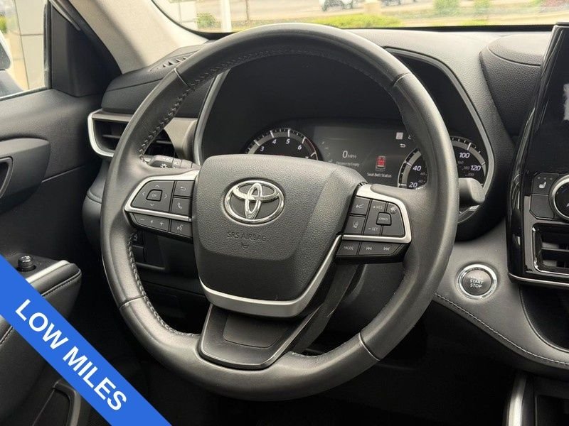 Used 2023 Pearl Toyota XLE image 16