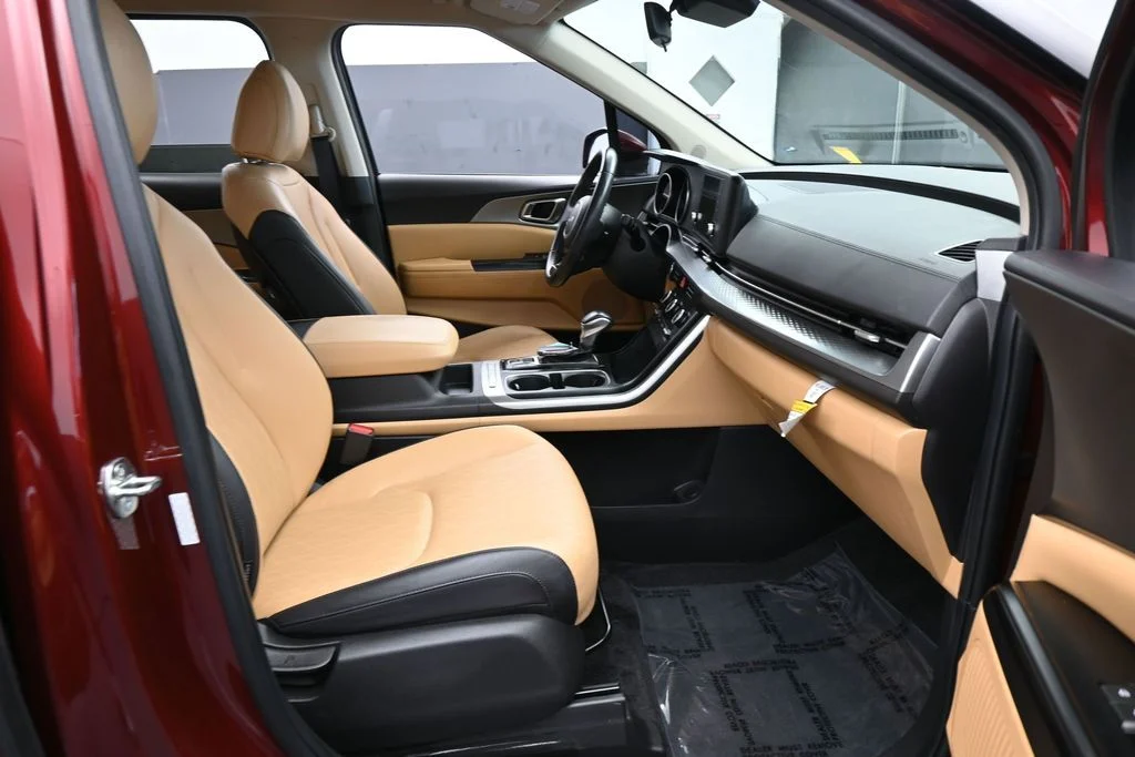 Used 2024 Flare Red Kia LX image 37