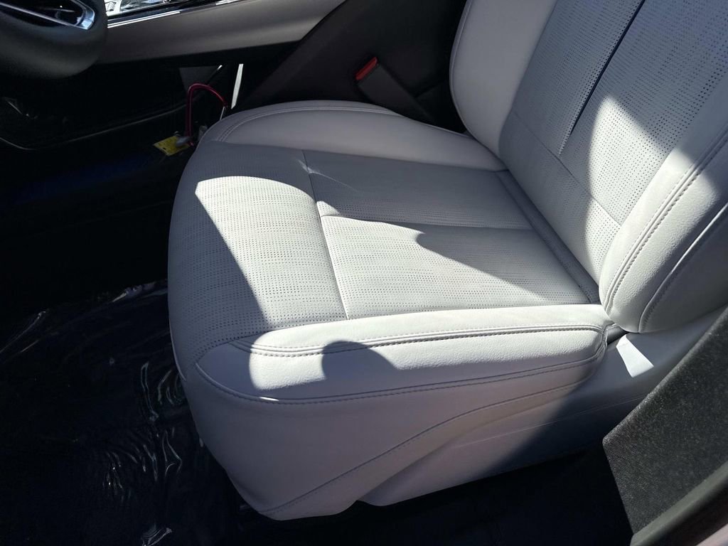 New 2025 Crystal White Tricoat Cadillac Luxury 1 image 15