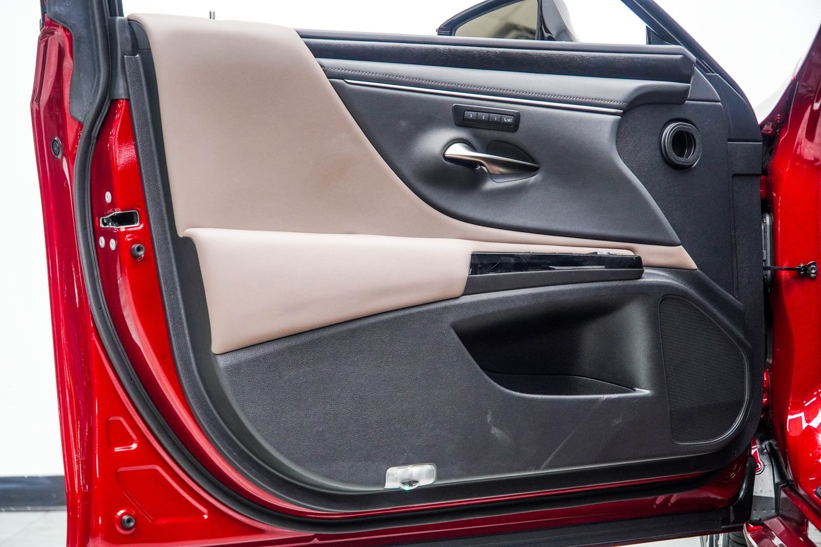 Used 2025 Red Lexus 350 image 30