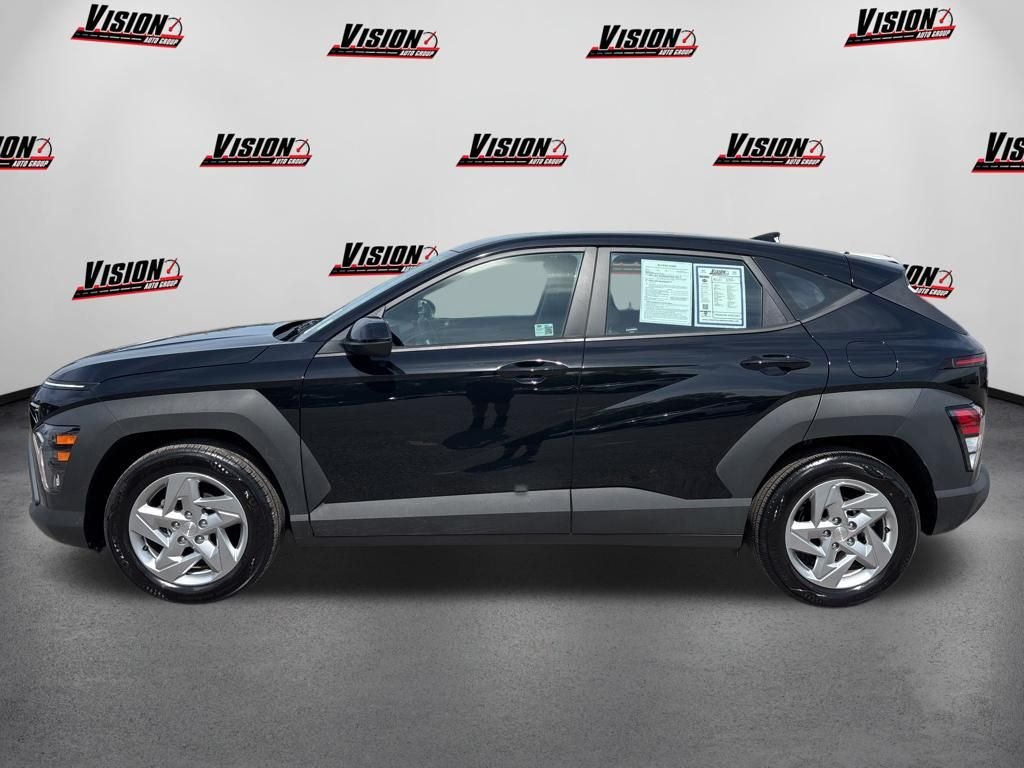 Used 2024 Black Hyundai SE image 8