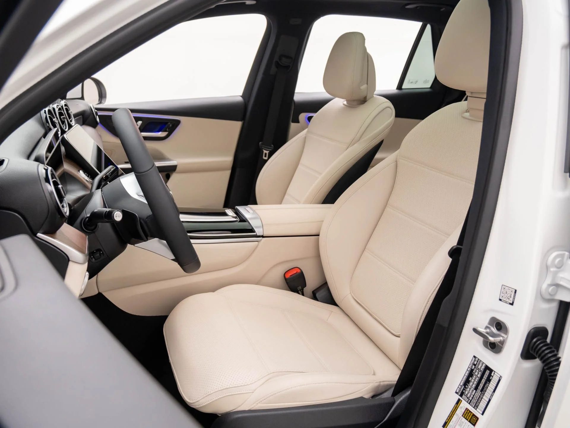 New 2026 White Mercedes-Benz GLC 300 image 14