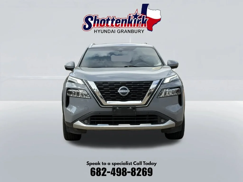 Used 2022 Boulder Gray Nissan Platinum image 2
