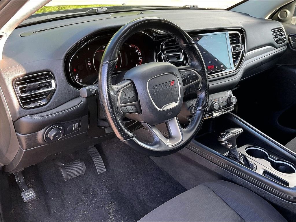 Used 2022 Black Dodge SXT image 8