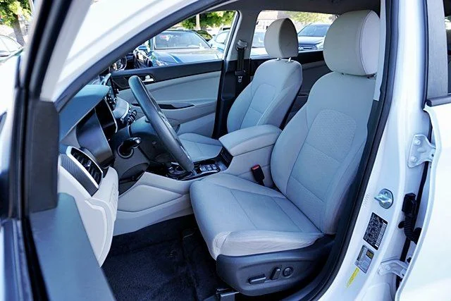Used 2019 White Hyundai Value image 14