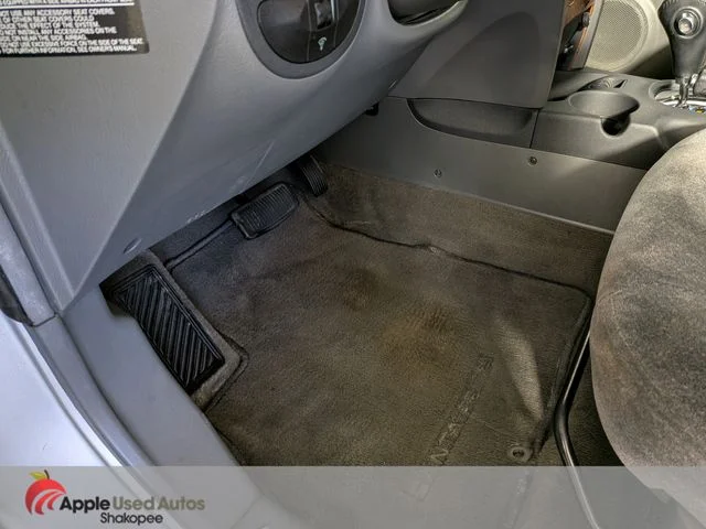 Used 2004 Silver Hyundai GLS image 13