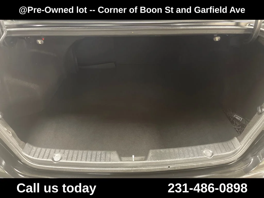 Used 2013 Black Hyundai GLS image 26