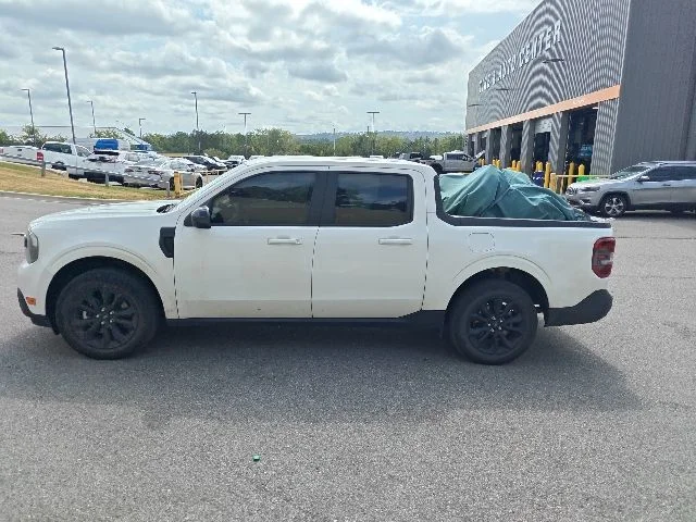 Used 2024 White Ford Lariat image 5