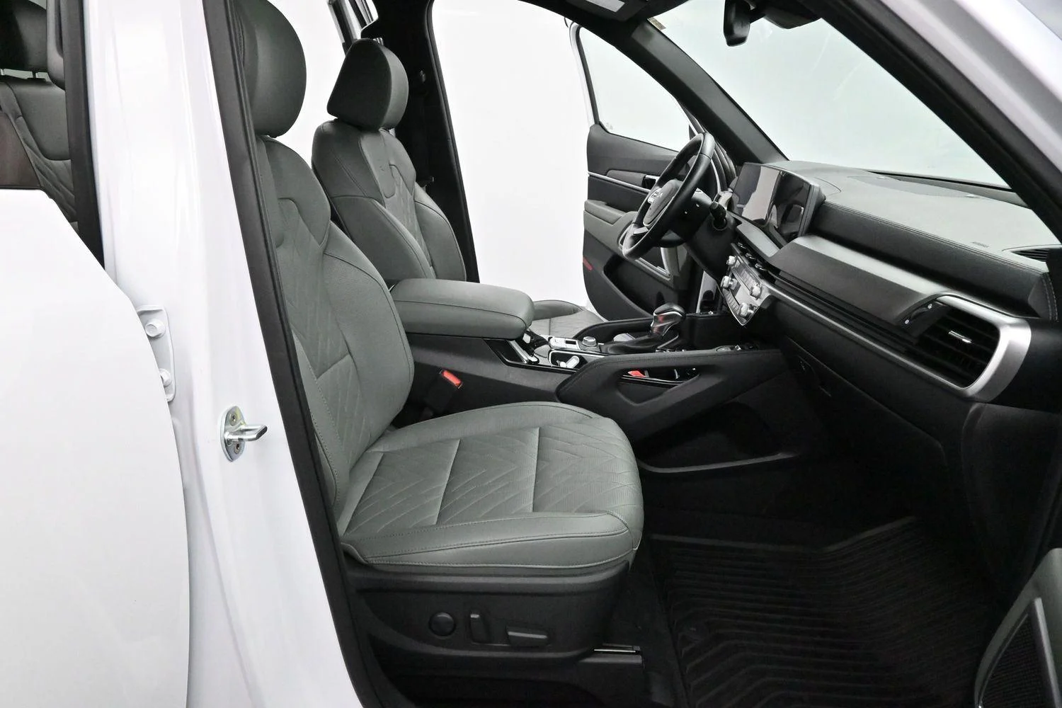Used 2023 Glacial White Pearl Kia EX X-Line image 38
