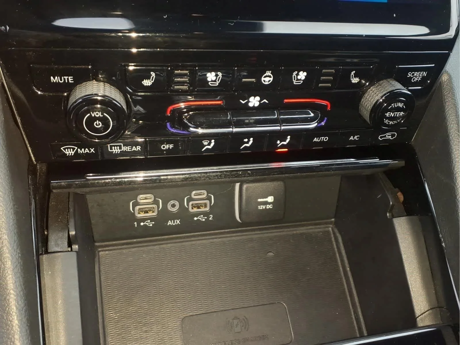 Used 2023 Midnight Sky Jeep Limited image 22