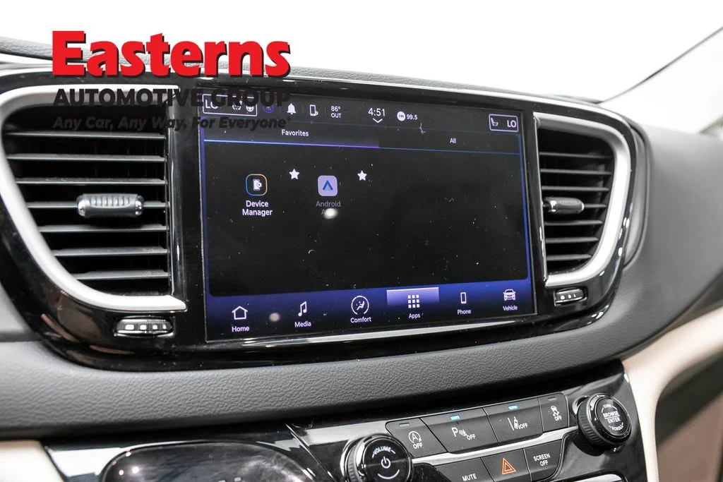 Used 2023 White Chrysler Touring L image 19