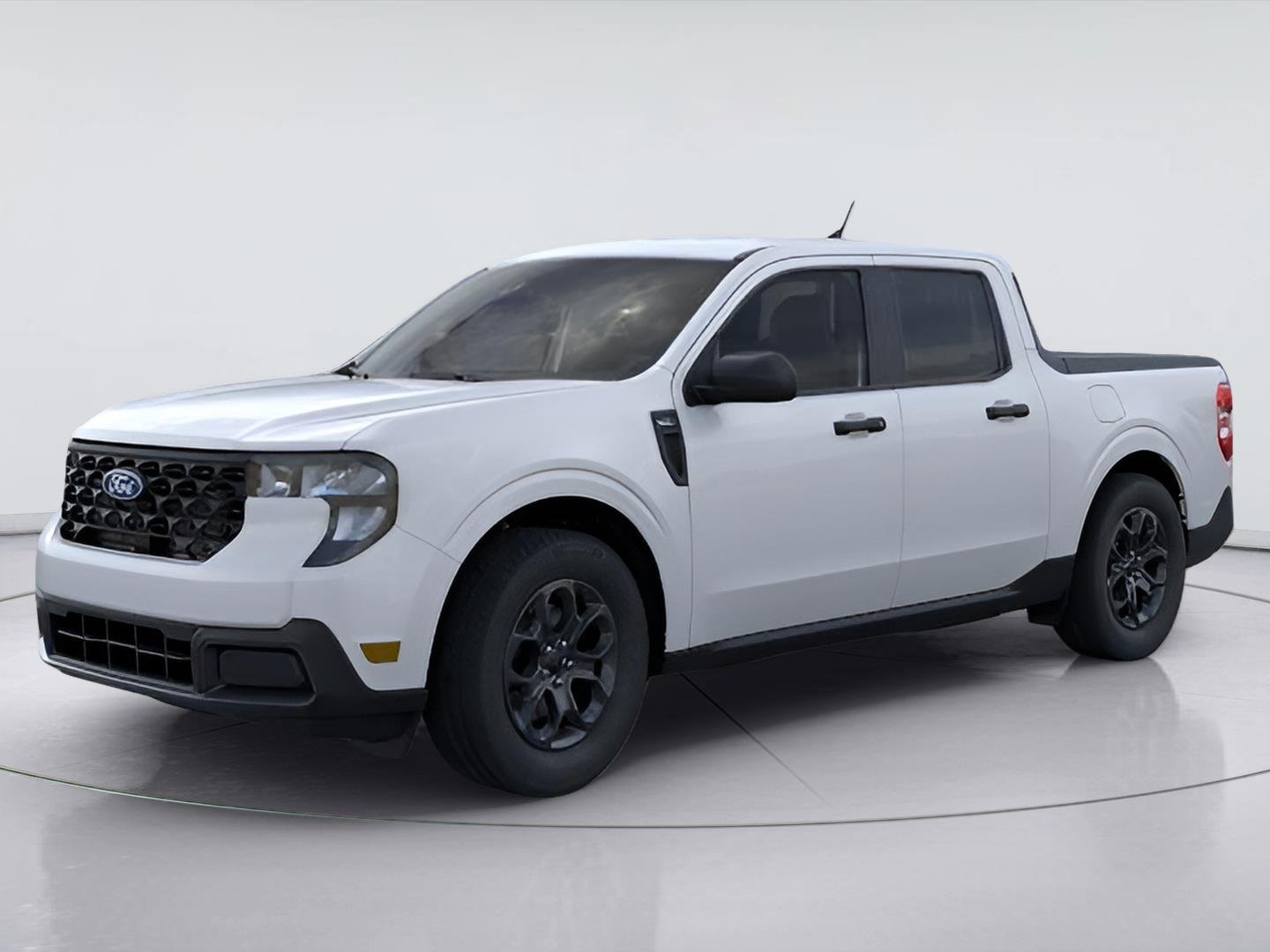 New 2026 Oxford White Ford XLT image 1