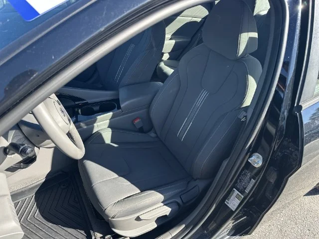 Used 2023 Black Hyundai SEL image 12