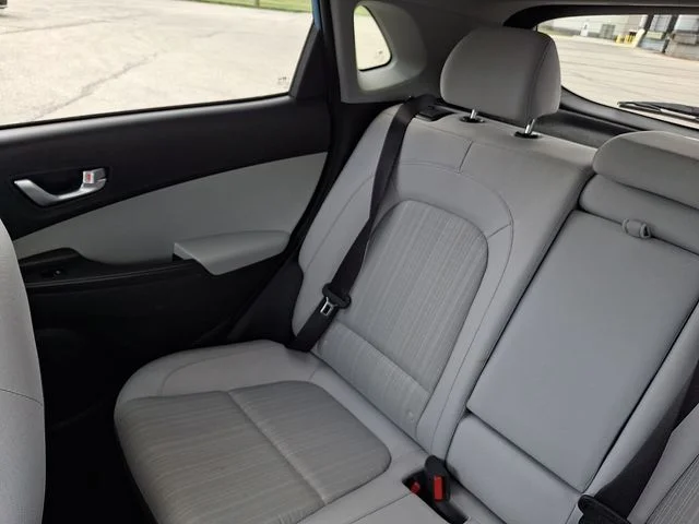 Used 2023 Green Hyundai SEL image 18