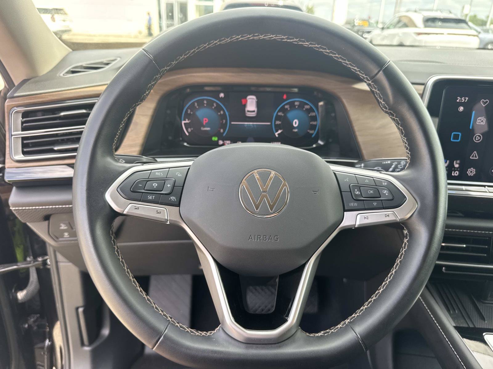Used 2025 Gray Volkswagen 2.0T SE w/Technology image 22