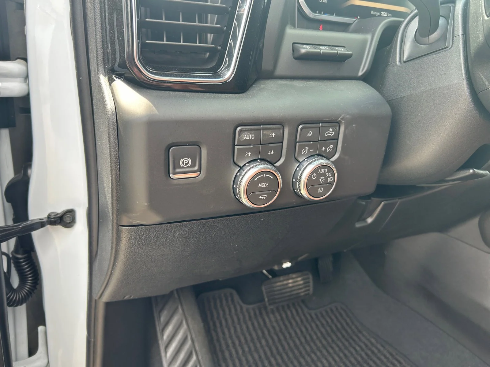 New 2026 Glacier White Tricoat GMC Denali Ultimate image 16