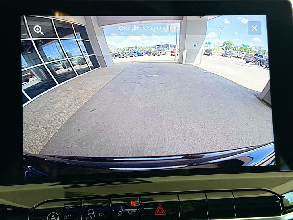New 2026 Diamond Black Crystal Pearlcoat Jeep Latitude Altitude image 19