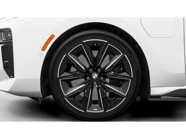 New 2026 Alpine White BMW 750e xDrive image 7