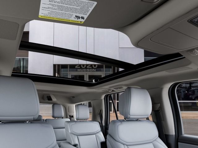 New 2027 Star White Metallic Tri-Coat Ford Platinum image 22